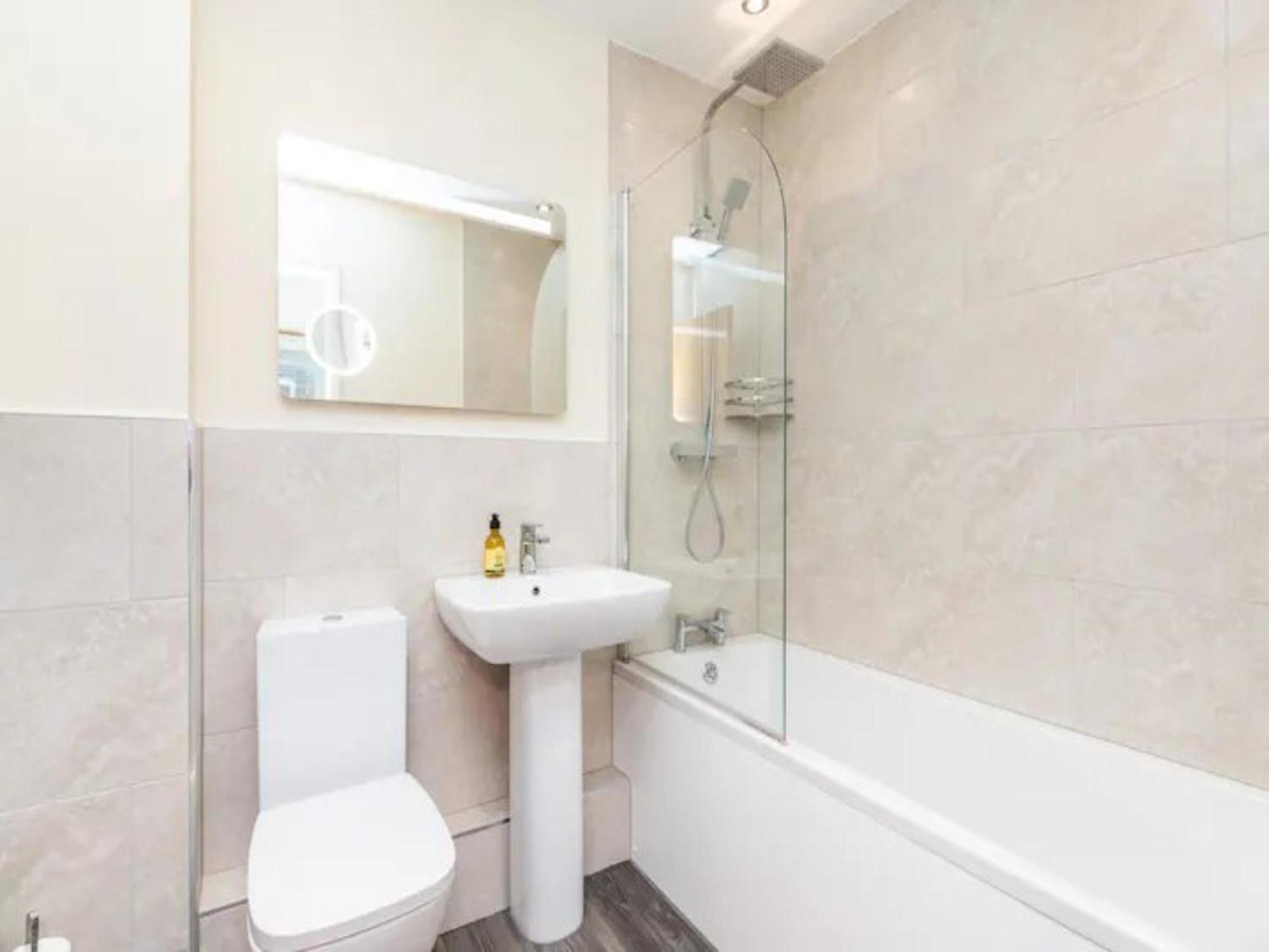 Pass The Keys Central Townhouse With Free Parking York Exterior foto