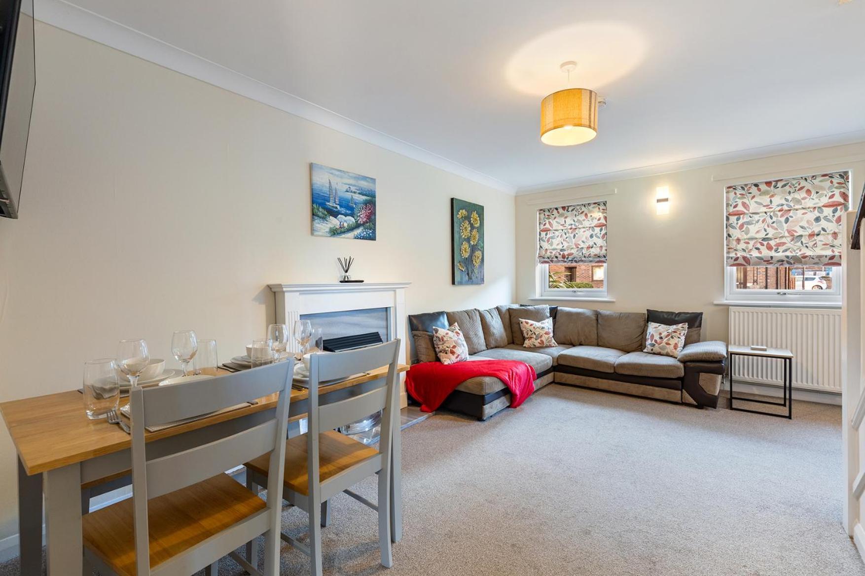 Pass The Keys Central Townhouse With Free Parking York Exterior foto
