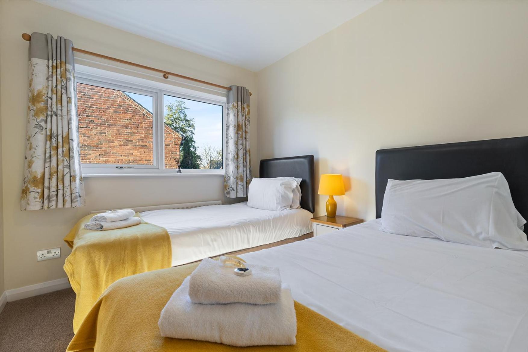 Pass The Keys Central Townhouse With Free Parking York Exterior foto